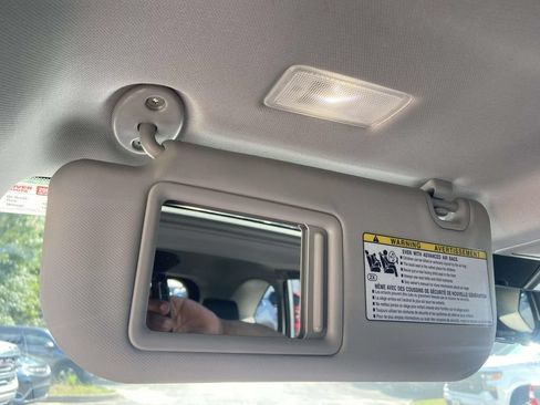 Used 2025 Toyota RAV4 Limited FWD image 31