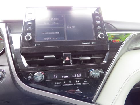 Used 2022 Toyota Camry XSE image 24