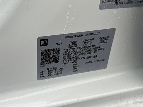 Used 2026 GMC Sierra 2500 AT4X image 33