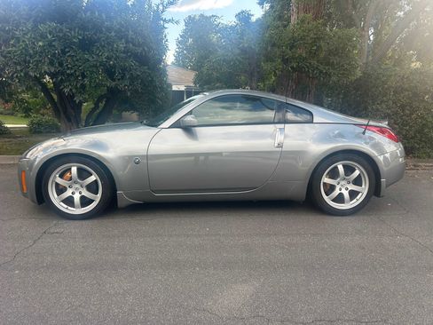 Used 2003 Nissan 350Z Track image 9