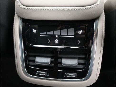 New 2026 Volvo XC90 B6 Plus w/ Protection Package Premier image 35