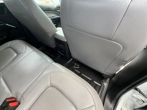 Used 2020 Chevrolet Colorado W/T w/ WT Convenience Package AWD/4WD image 50
