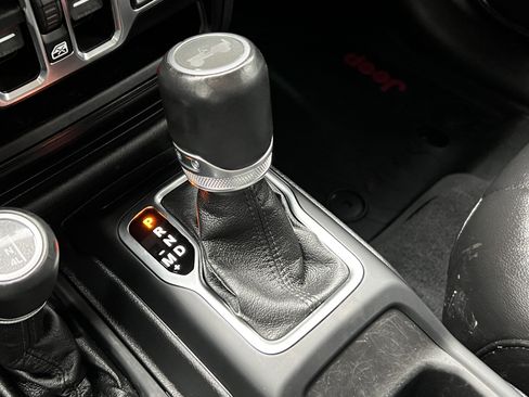 Used 2021 Jeep Wrangler Unlimited Sahara image 31