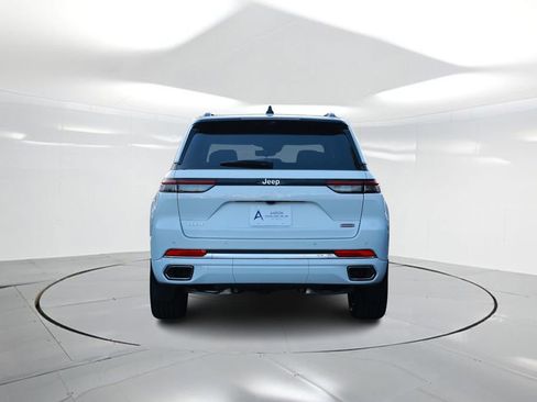 New 2025 Jeep Grand Cherokee Overland image 3