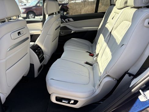 Used 2025 BMW X7 M60i image 20
