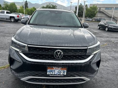 Used 2022 Volkswagen Taos SE w/ IQ.Drive SE Package AWD/4WD image 3
