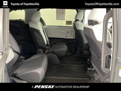 Used 2026 Toyota Sienna XSE FWD image 13