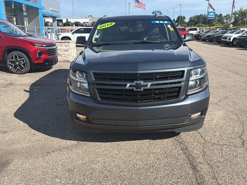 Used 2019 Chevrolet Tahoe Premier AWD/4WD image 2