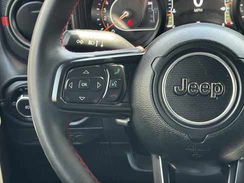 Certified 2024 Jeep Wrangler Unlimited Rubicon AWD/4WD image 22