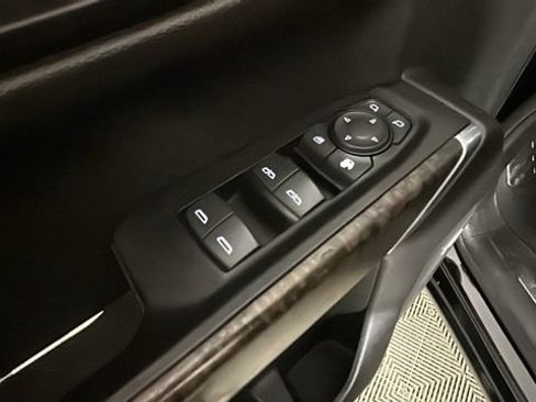 Used 2019 GMC Sierra 1500 Denali w/ Denali Ultimate Package AWD/4WD image 10