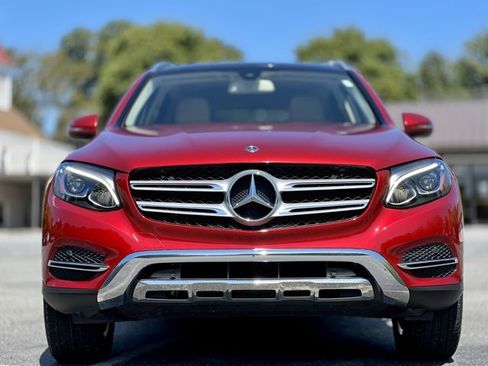 Used 2018 Mercedes-Benz GLC 300 image 2