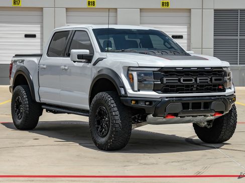 Used 2025 Ford F150 Raptor w/ Equipment Group 803A Raptor R AWD/4WD image 25