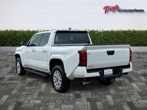 Used 2024 Toyota Tacoma SR5 AWD/4WD image 2