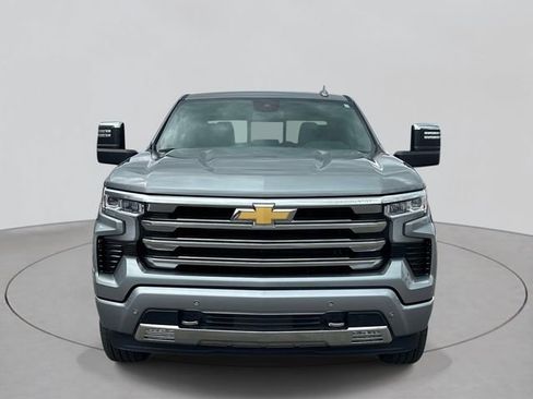 Used 2025 Chevrolet Silverado 1500 High Country w/ High Country Premium Package image 2