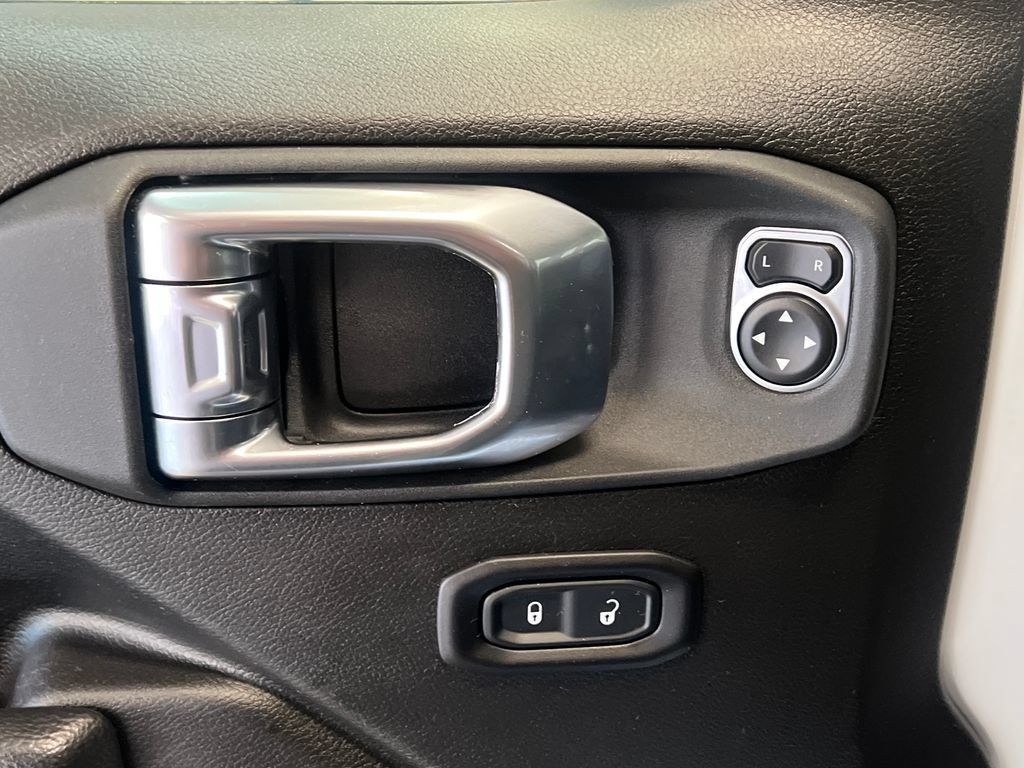 Used 2025 Jeep Wrangler Unlimited Sport AWD/4WD image 29