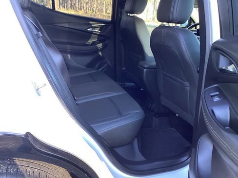 Used 2024 Buick Encore GX Sport Touring image 13