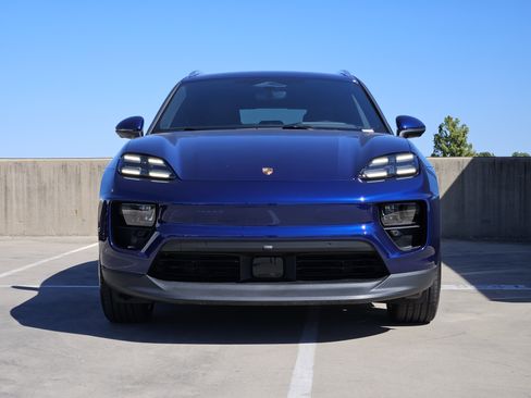 Certified 2024 Porsche Macan 4 Electric image 11