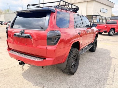 Used 2021 Toyota 4Runner Venture w/ Moonroof Package AWD/4WD image 10