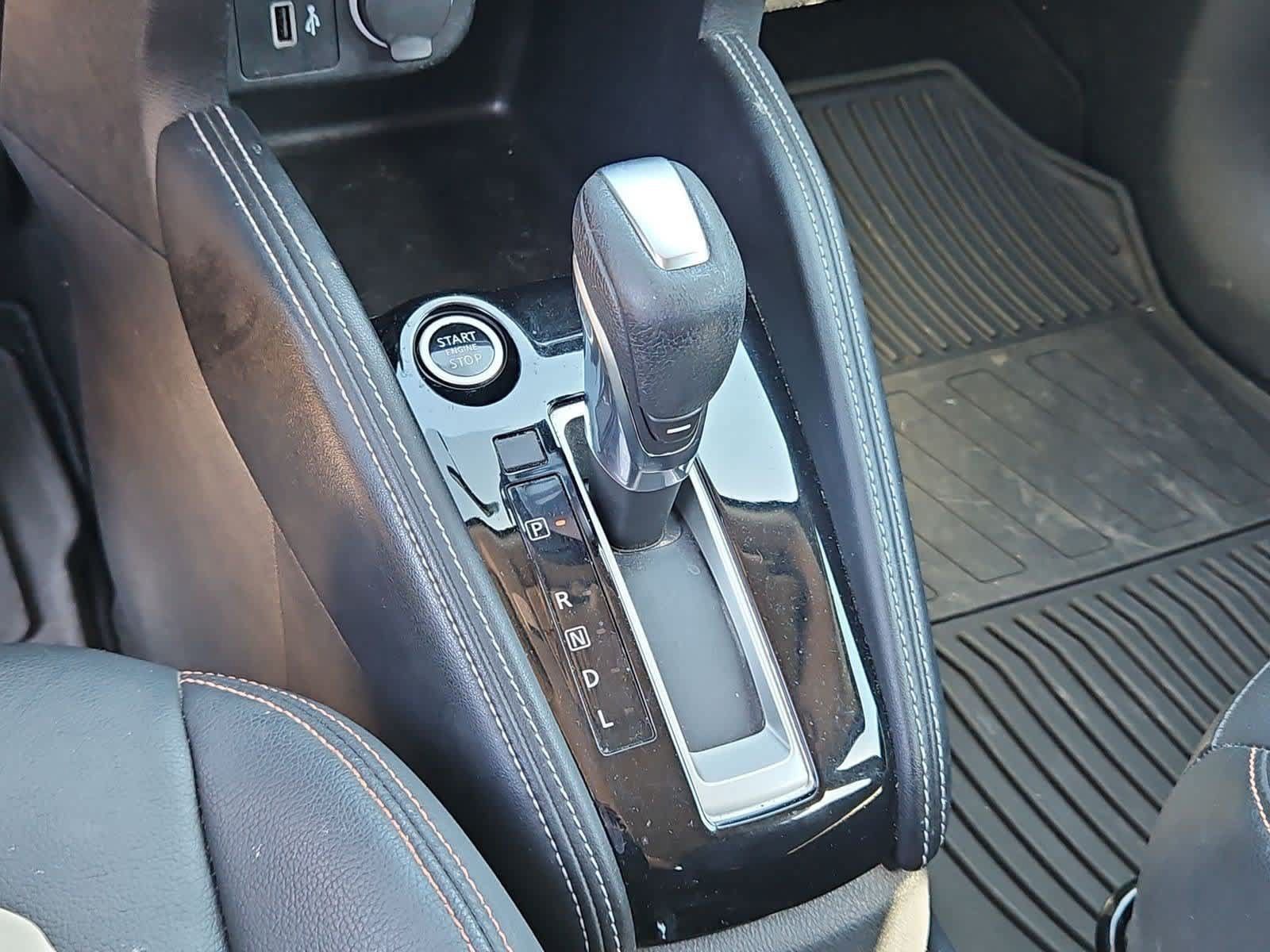 Used 2019 Nissan Kicks SR w/ SR Premium Package FWD image 30