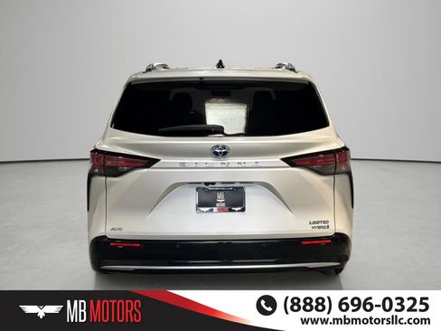 Used 2023 Toyota Sienna Limited AWD/4WD image 6