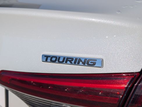 Used 2022 Honda Civic Touring image 27