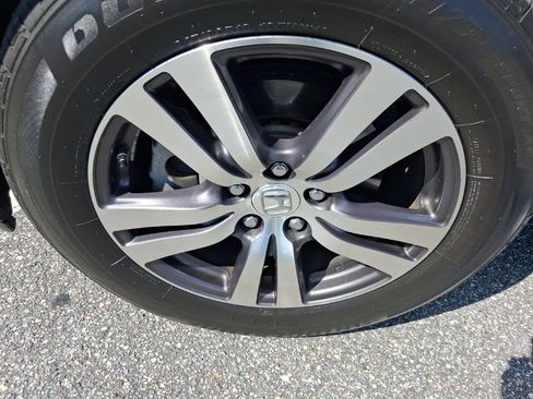 Used 2017 Honda Pilot EX image 15
