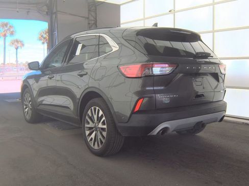 Used 2020 Ford Escape Titanium image 5