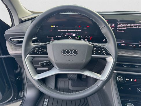 Used 2025 Audi Q5 Premium w/ Convenience Package image 11
