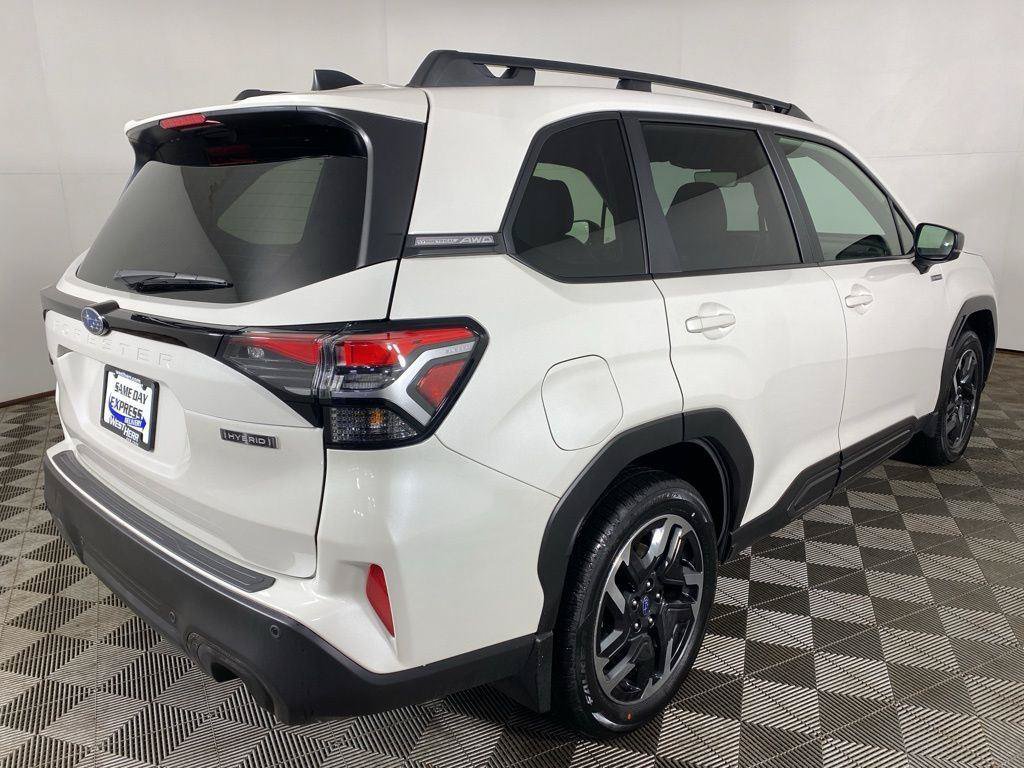 Used 2025 Subaru Forester Limited AWD/4WD image 6