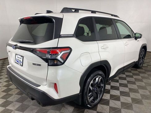 Used 2025 Subaru Forester Limited AWD/4WD image 6