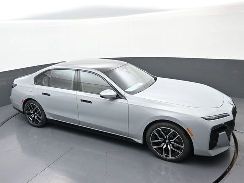 New 2026 BMW 740i xDrive w/ Executive Package image 33
