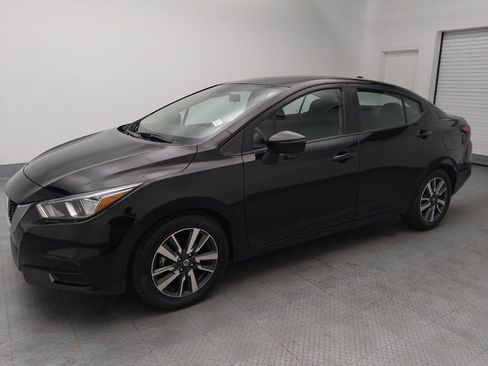Used 2021 Nissan Versa SV FWD image 2