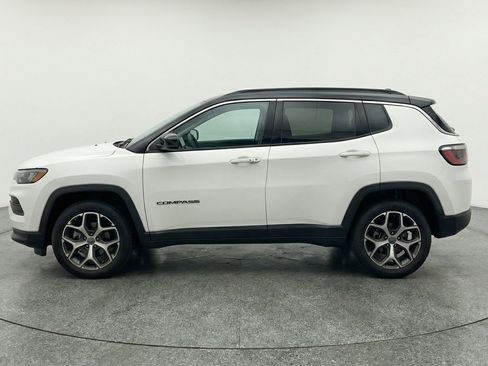 Used 2025 Jeep Compass Limited AWD/4WD image 5