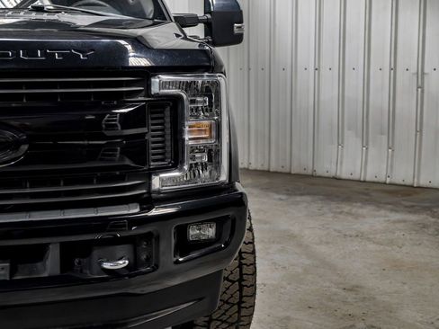 Used 2019 Ford F250 XLT w/ XLT Premium Package image 49