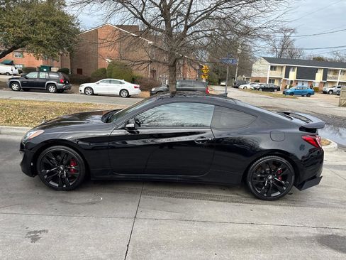 Used 2016 Hyundai Genesis Coupe 3.8 image 7