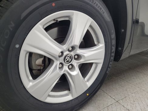 Used 2022 Toyota Highlander L image 31