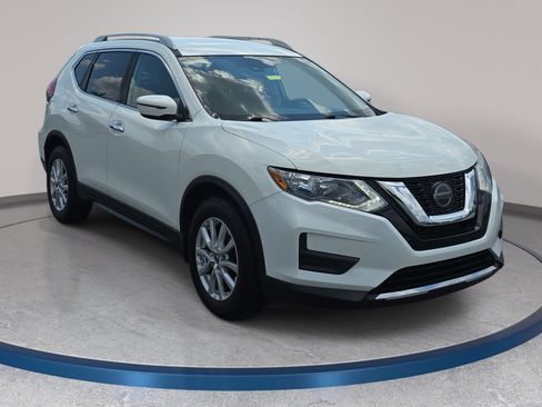Used 2020 Nissan Rogue S w/ Special Edition Package FWD image 3