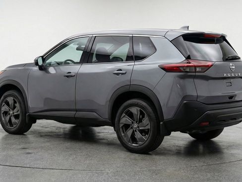 Used 2025 Nissan Rogue SV AWD/4WD image 6