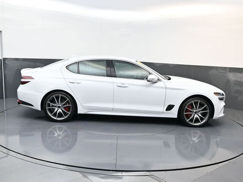 Used 2025 Genesis G70 2.5T image 2
