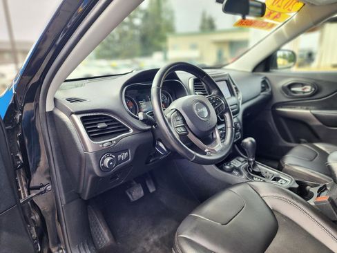 Used 2020 Jeep Cherokee Latitude Plus w/ Cold Weather Group AWD/4WD image 14