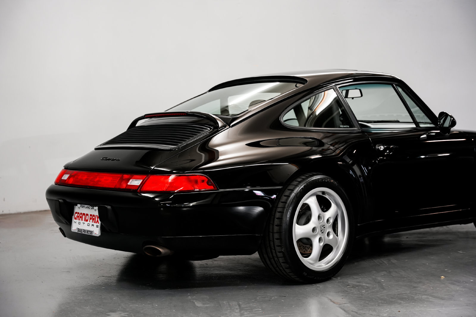 Used 1995 Porsche 911 Carrera RWD image 36