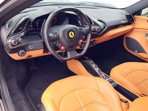 Used 2019 Ferrari 488 Spider RWD image 4