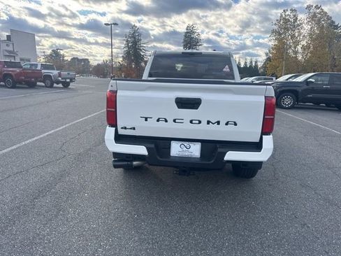 Used 2025 Toyota Tacoma TRD Sport image 5