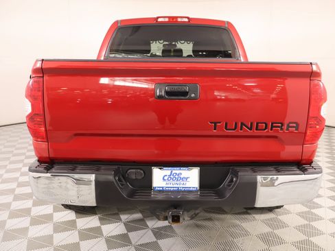 Used 2017 Toyota Tundra SR5 w/ SR5 Upgrade Package AWD/4WD image 22