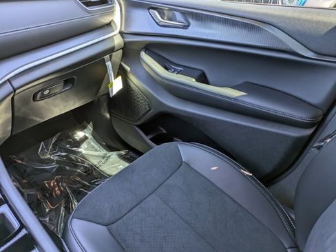 New 2025 Jeep Grand Cherokee L Altitude image 15