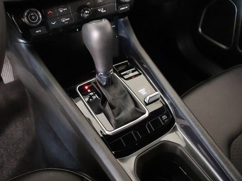 Used 2025 Jeep Compass Latitude image 8