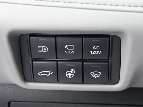 Used 2020 Toyota Highlander Limited FWD image 41