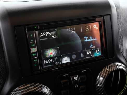 Used 2016 Jeep Wrangler Unlimited Sport image 27