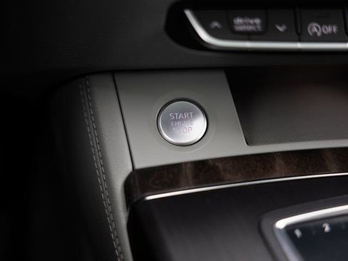 Used 2019 Audi Q5 Prestige w/ Prestige Package image 17