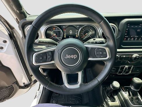 Used 2020 Jeep Wrangler Unlimited Sahara AWD/4WD image 11